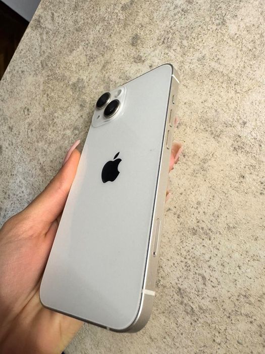 iPhone 14ка бяла