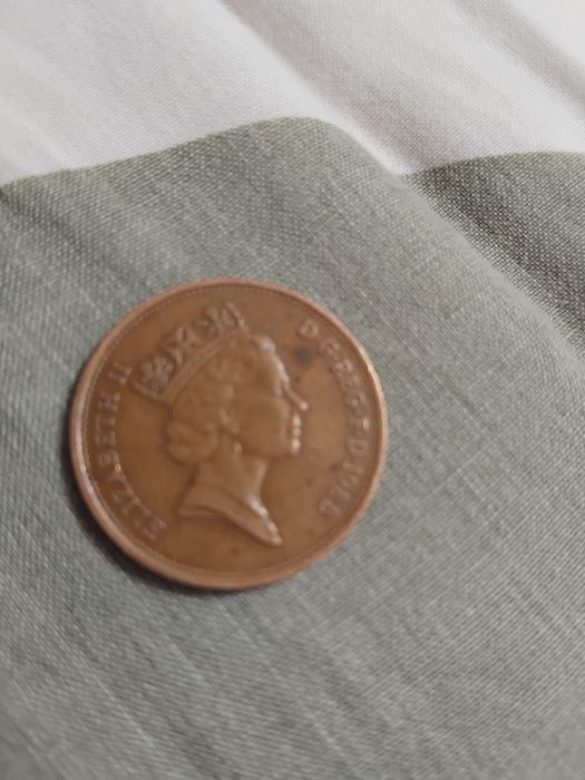 Монета от 2 пени 1988г