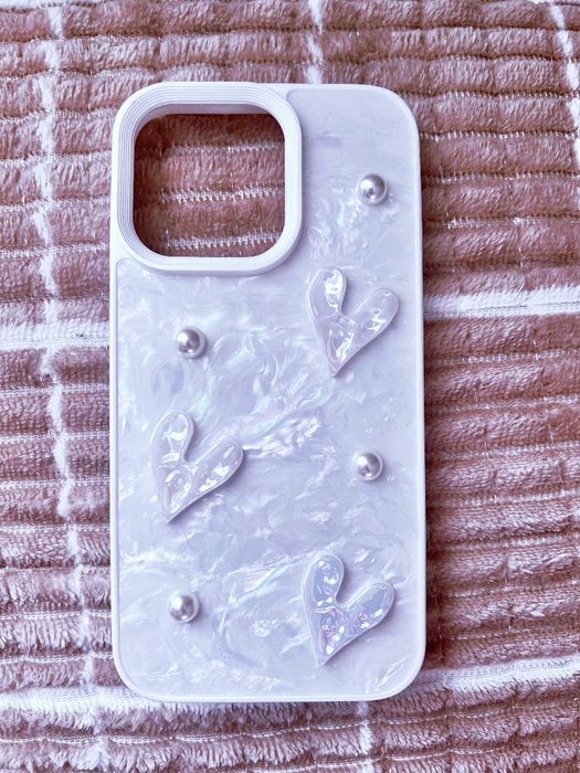 Чехлы на iPhone 13 Pro