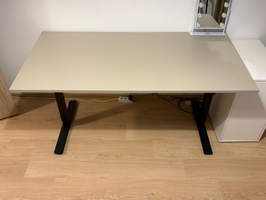 Birou inaltime reglabila IKEA