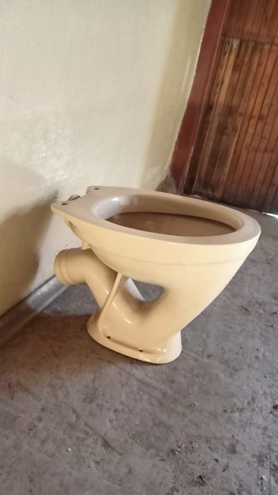 Продам  унитаз новый 10000