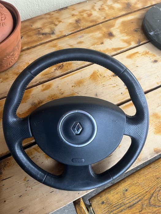 Volan renault megane 2 in stare foarte buna !