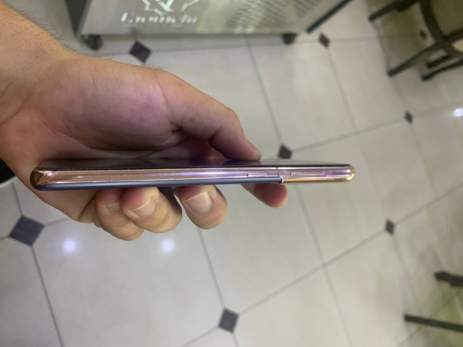 Samsung S 21 + 5G   .