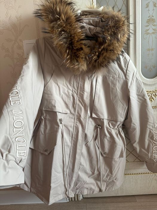 Продам Женскую парку 42-44