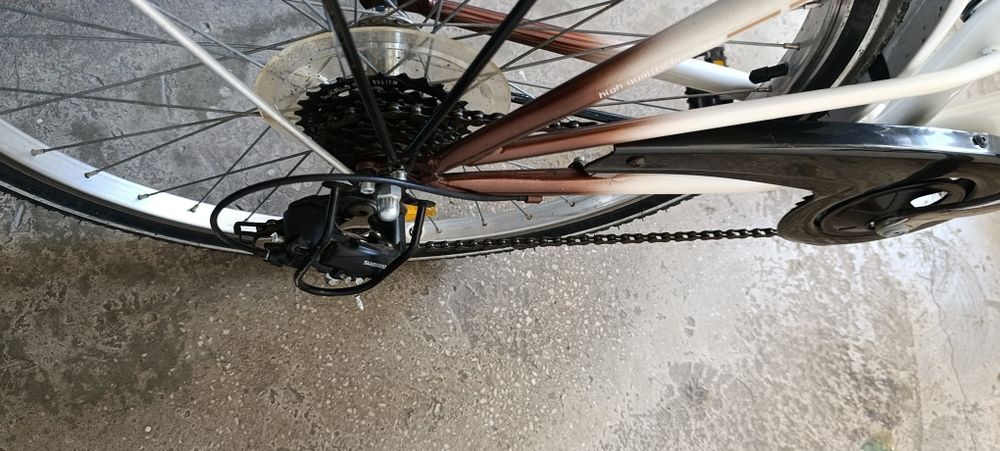 Bicicletă damă BIRIA ,aproape nouă ,de vânzare în stare bună de funcționare !