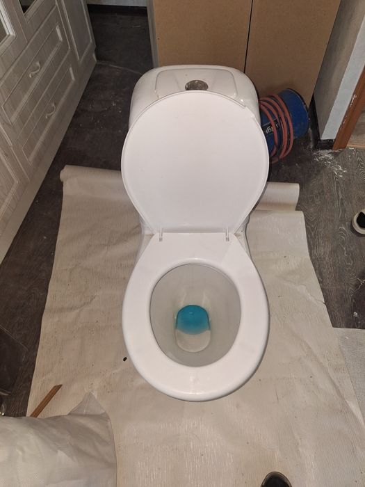 Продам        унитаз