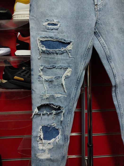 Оригинални дънки Hugo Boss W33 W34  нови мъжки светли