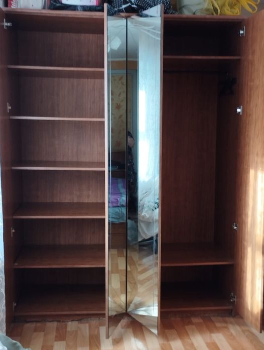 Продам спальный гарнитур