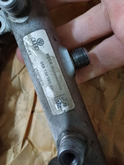 Rampe injectoare vw touareg cod motor CASA 3.0 2009