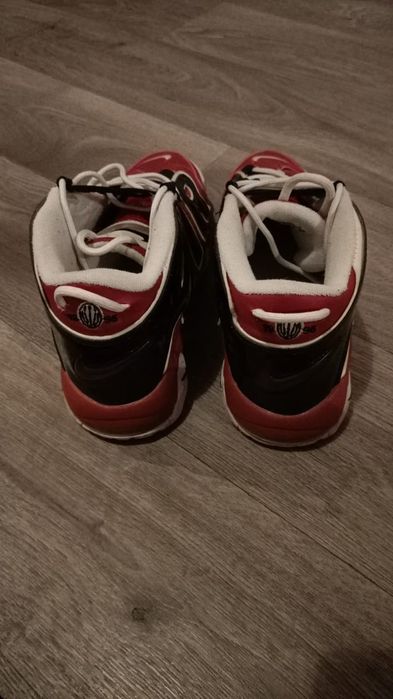 Продам кроссовки