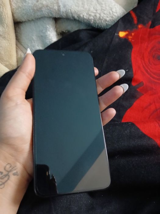 Vând honor 90 smart