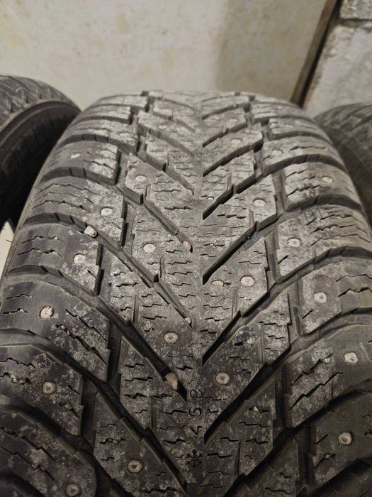 Nokian Hakkapeliitta 10 235/50/19 DOT 44/22