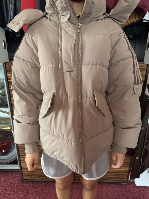 Продам куртка для девочек