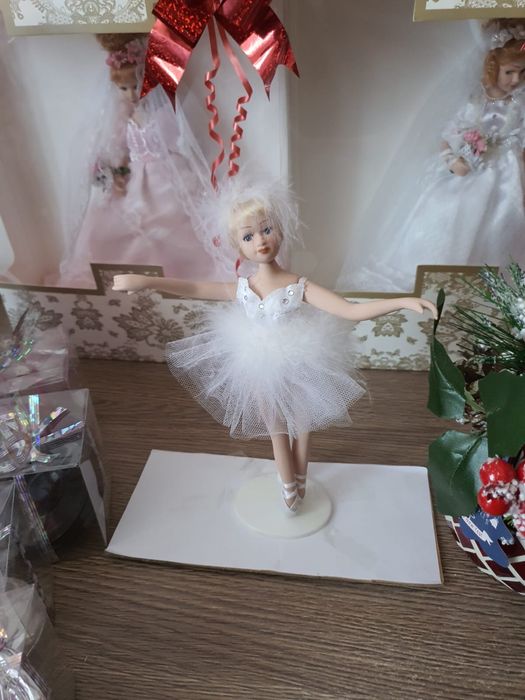 Куклы коолекционные  подарочные разные