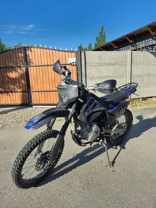 Спортивный мотоцикл Enduro
