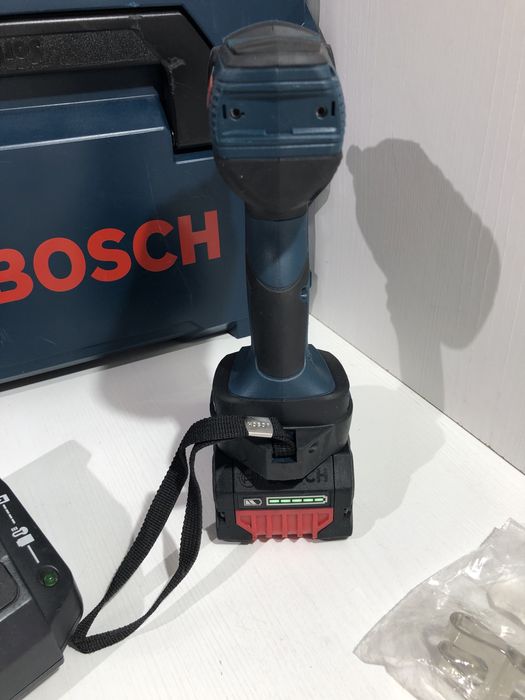 Bosch GDS 18v-300 inpact cap 1/2 8 ah
