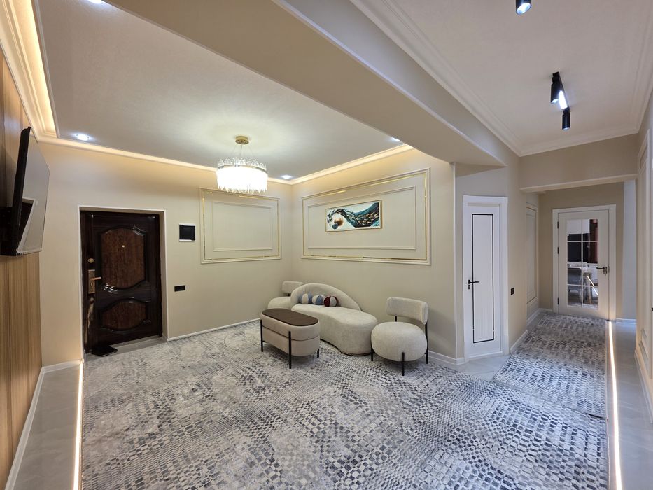 Продаётся 3х комнатная квартира 3 - этаже с лифтом. Богишамол