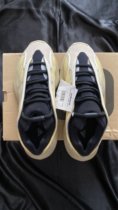 Yeezy Boost 700 “Safflower”