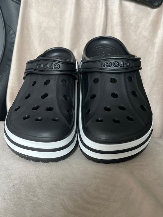 Сланцы Crocs черного цвета