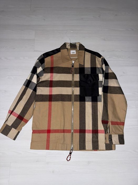 Jacketa burberry noua