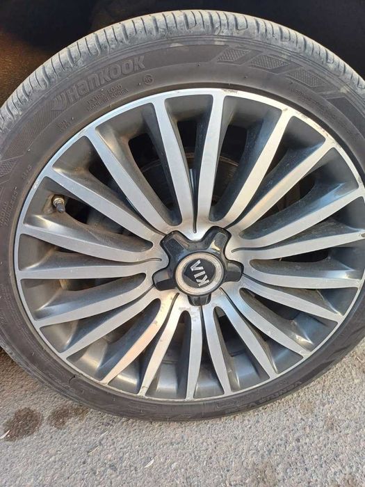 Продам комплект kia R19