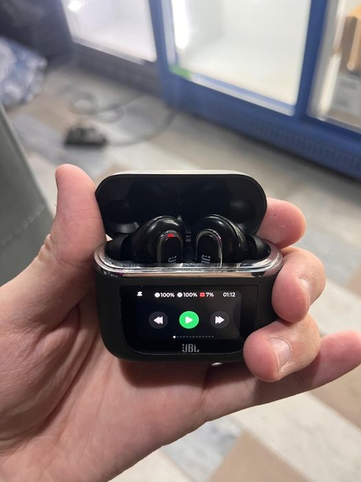 Наушники JBL с кейсом