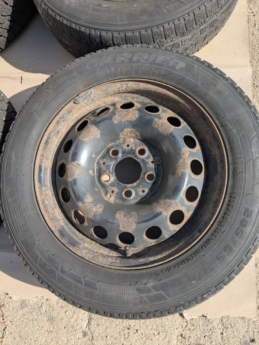 2 Jante R16C Mercedes si Pirelli 205 65 R16C (cauciucuri de iarna)