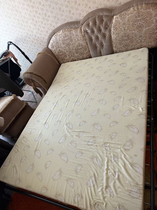 Диван в отличном состоянии