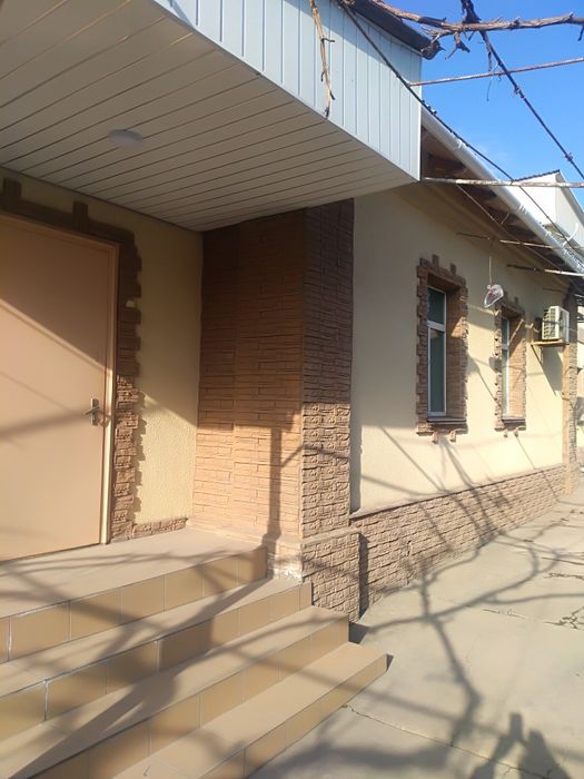 Продам два дома на одном участке