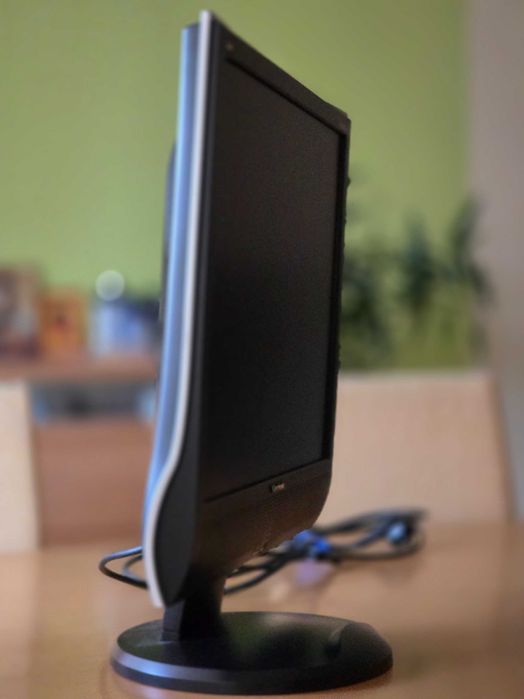 2 Монитора на половин цена - ViewSonic VG930m