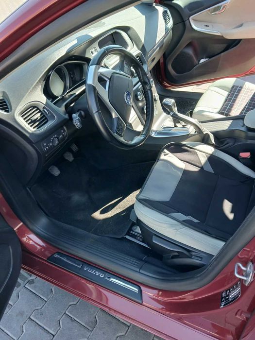 VOLVO V40 2015 — imagine 13