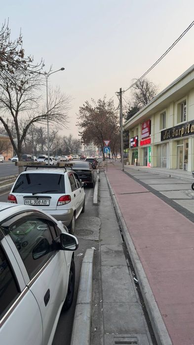 сдаётся нежилое помещение вдоль дороги. напротив магазина Динамо.