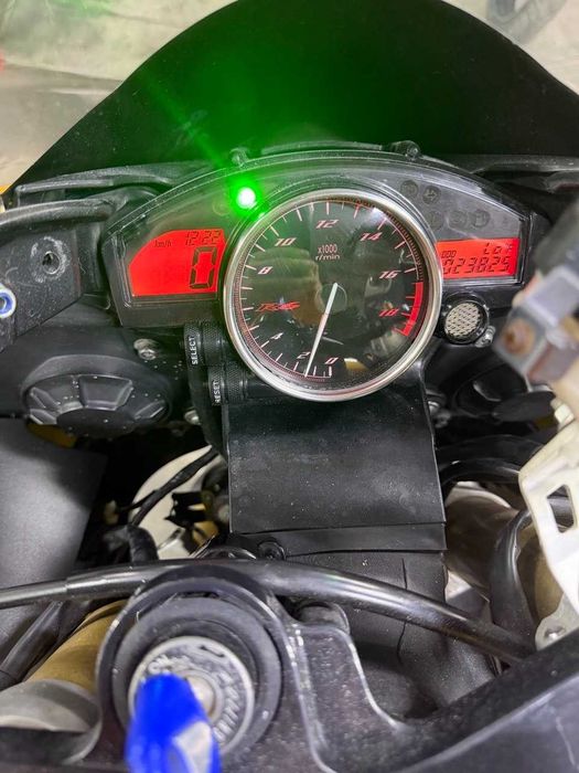 Срочно продается Yamaha YZF-R6 2014