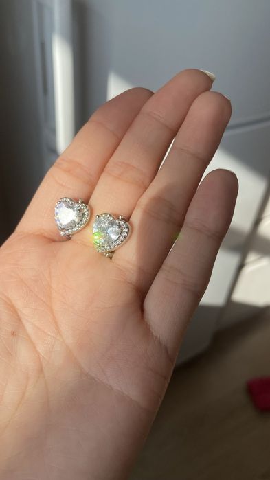 Продам серьги серебро 925 в виде сердца