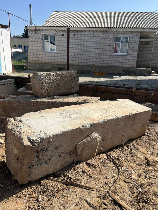 блокдля фундамента  25 штук