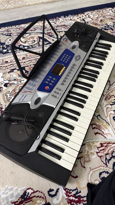 синтезатор CORTLAND