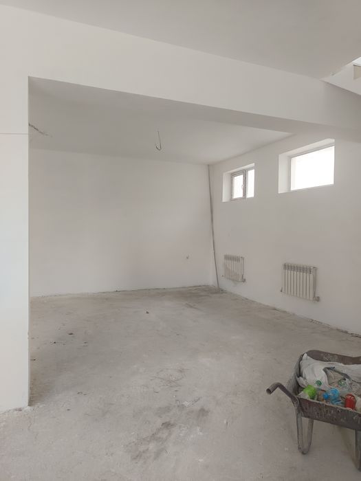 12 мкр, отдельно,кирпич,200 м²