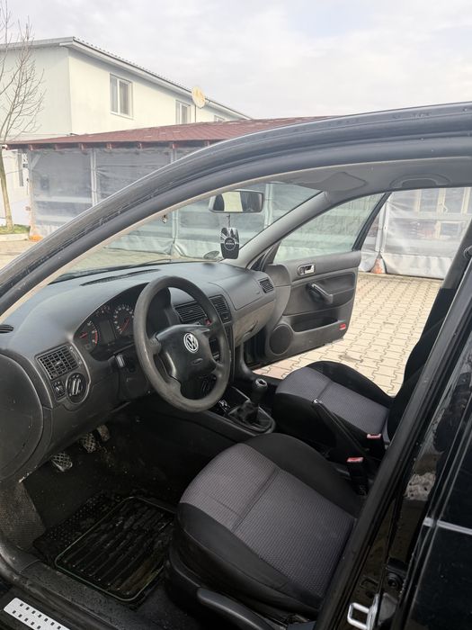 Vand Golf 4 acte la zi