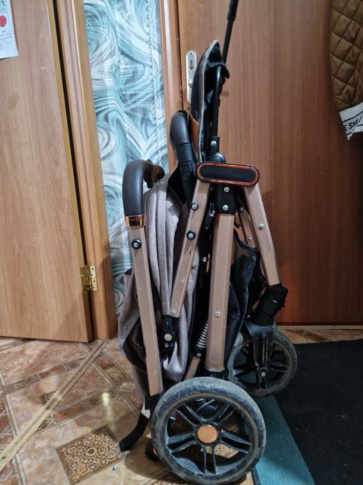 Продам коляску..