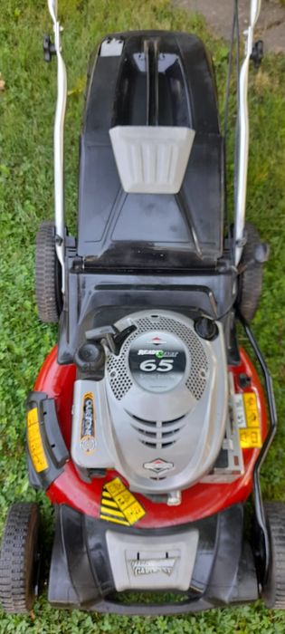 Masina de tuns iarba cu autopropulsie și motor Briggs&Stratton 5.5 cp