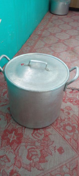 Алюминивая кастрюля