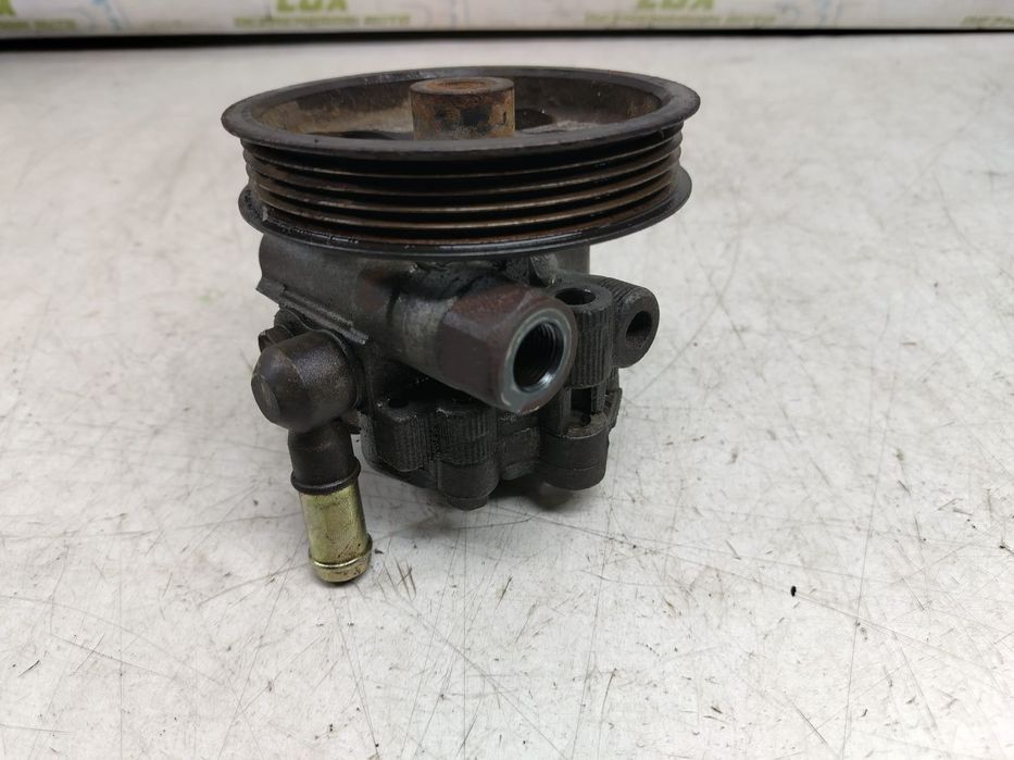 Pompa servodirectie Toyota RAV4 2 (XA20) [2000 - 2003] 2.0 d-4d 1cd-f