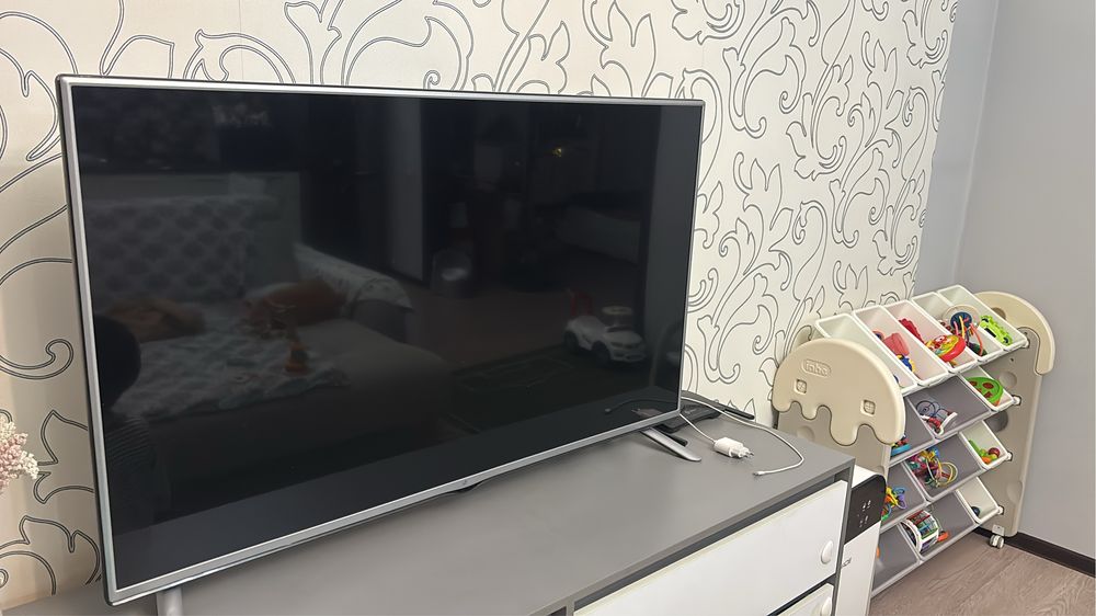 Телевизор LG.