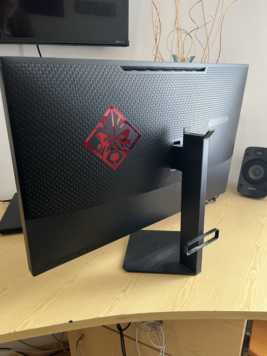 Монитор 25 инча HP Omen 1920x1080p 144Hz + клавиатура и мишка