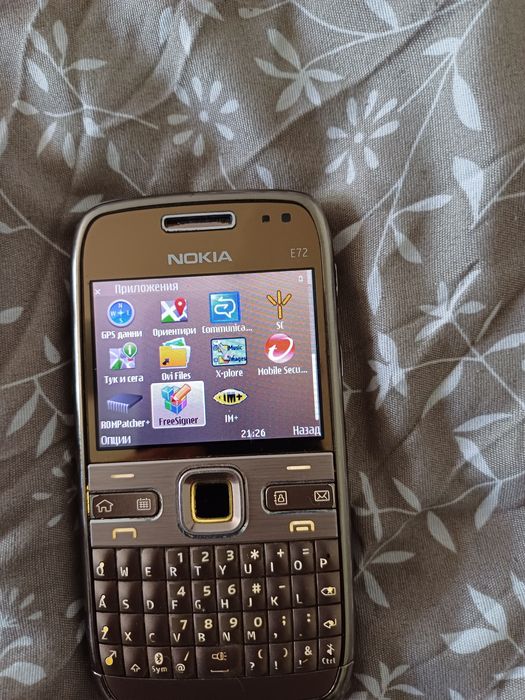 Nokia E72 и нов панел
