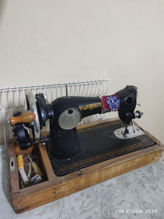 Продаётся швейная машина