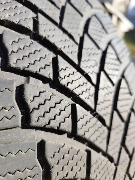 Anvelope 235 55 19 Bridgestone iarna
