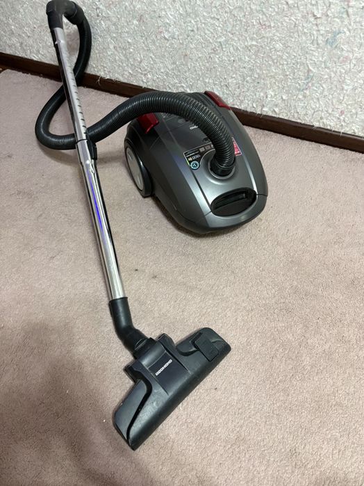 Пылесос REDMOND 800.000