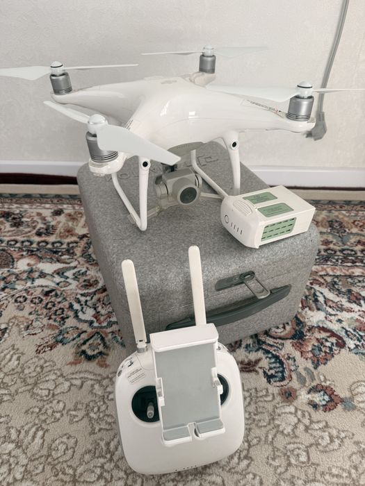 Продам дрон DJI Phantom 4 Advancsd с двумя батареями