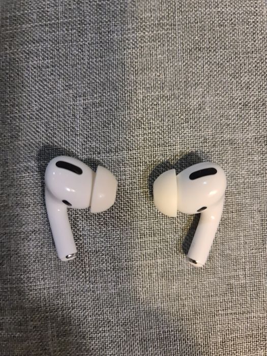 Безжични слушалки AirPods Pro 1 + кабел